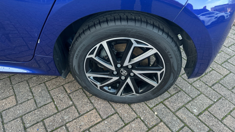 Toyota Yaris 1.5 Hybrid Design 5dr CVT Hybrid Hatchback